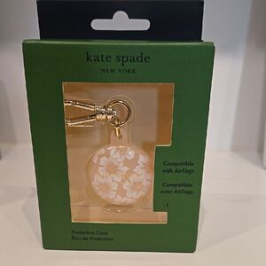 Kate Spade Hollyhock White Floral AirTag Holder with Gold Clip.  NWOT.
